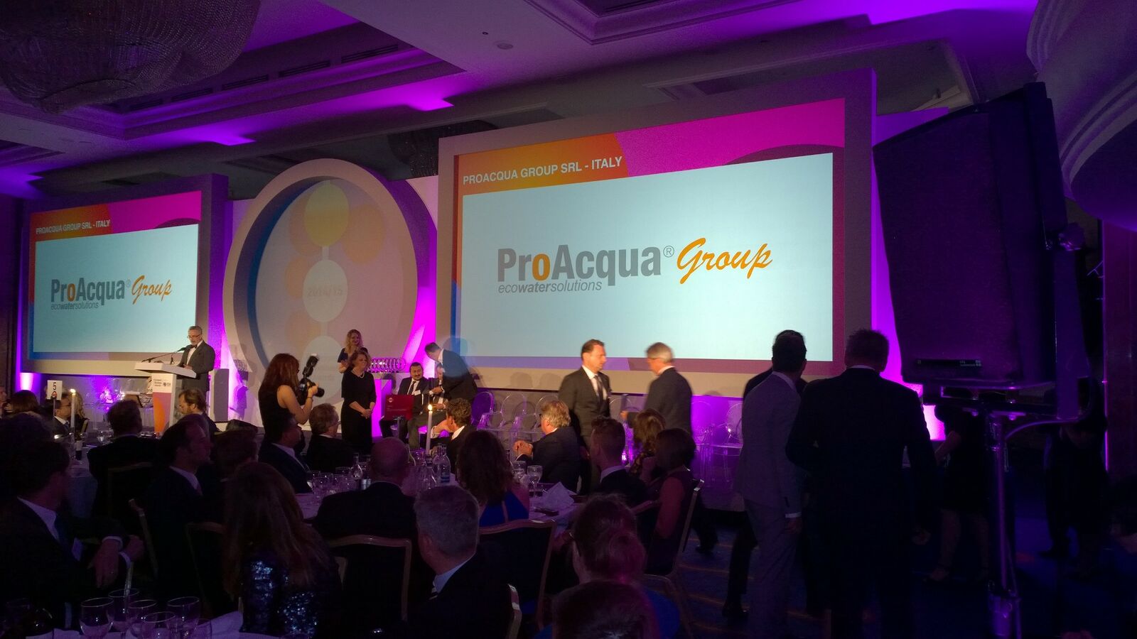 Azienda 8 Azienda svg+xml;charset=utf