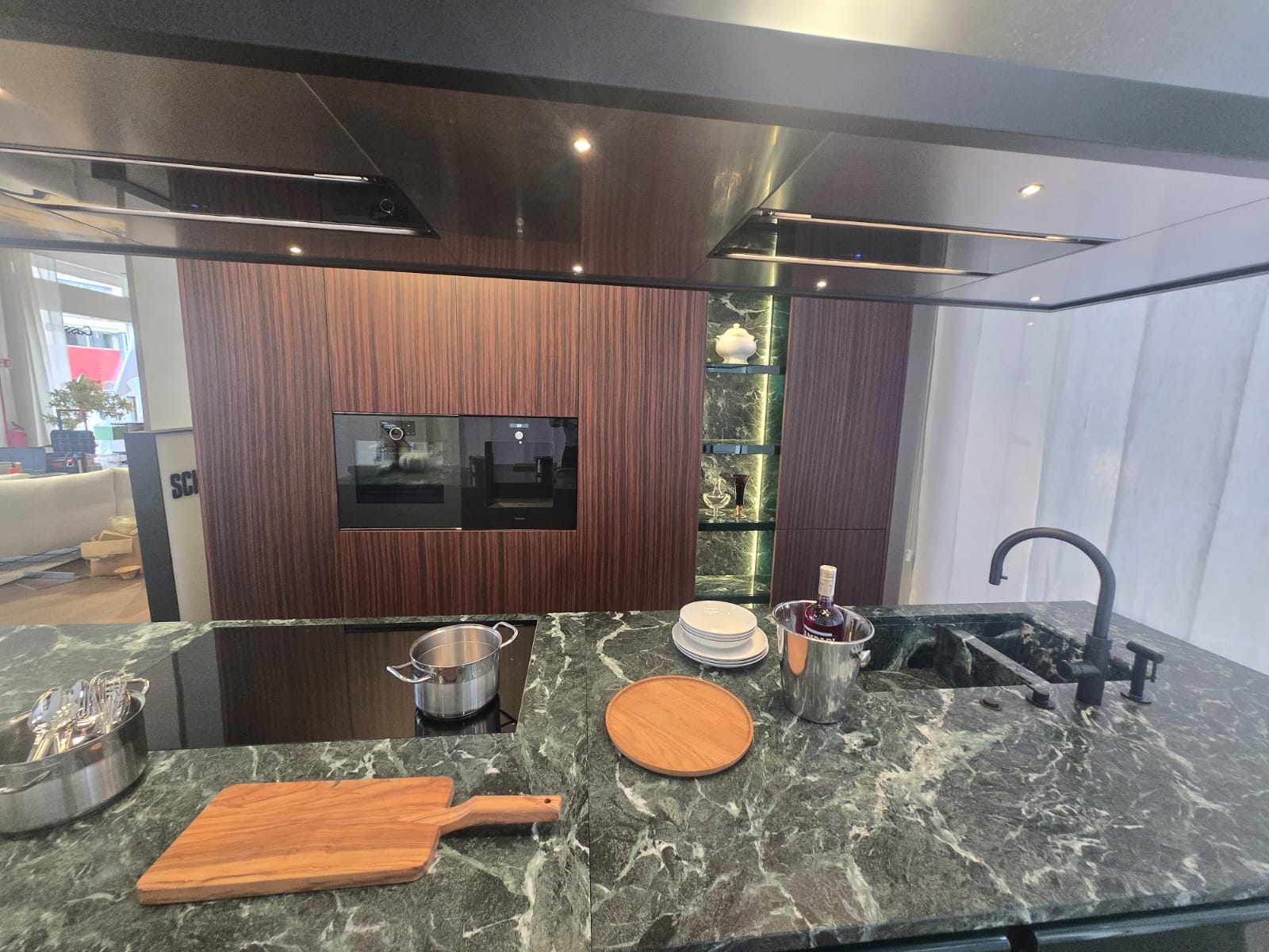 ProAcqua al Fuorisalone 2026: quando il design ridefinisce l’esperienza in cucina WhatsApp Image 2026 04 20 at 14.42.162