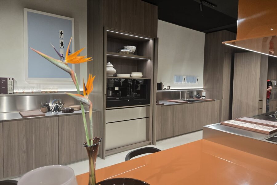 Salone del Mobile Milano 2026: il futuro del design cucina passa dall’acqua WhatsApp Image 2026 04 21 at 11.39.56