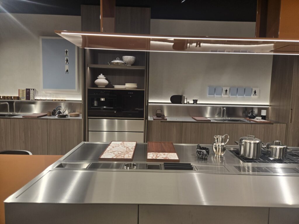 Salone del Mobile Milano 2026: il futuro del design cucina passa dall’acqua WhatsApp Image 2026 04 21 at 11.39.58